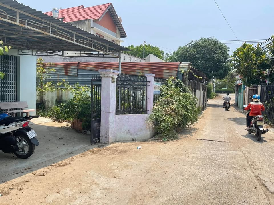 Cho thuê nhà kho 400m² tại Lê Duẩn, Phước Mỹ - Giá chỉ 4 triệu/tháng!