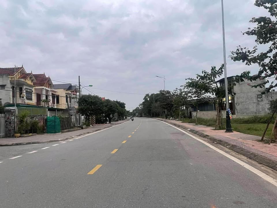 FrontHouse mặt tiền Trần Hưng Đạo Đồng Hới 108m² giá 1.4 tỷ - Kinh doanh sầm uất!