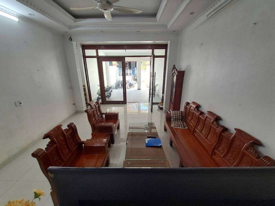 Nhà 3 tầng An Hưng, 150m² giá 5.5 tỷ - Ô tô vào tận sân!