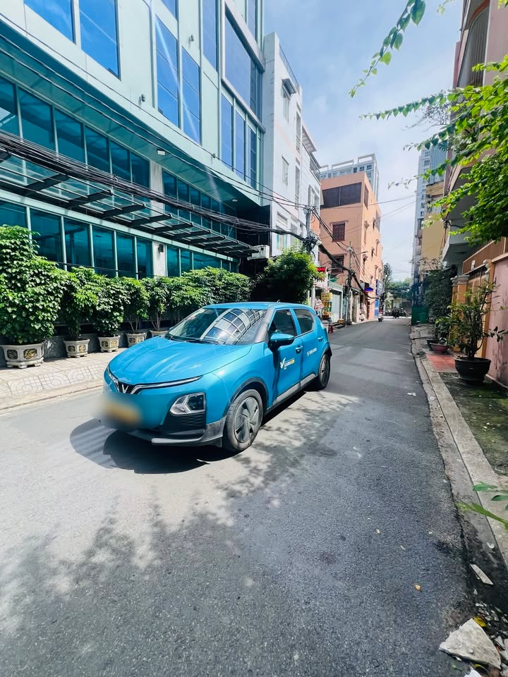 Nhà 5 tầng Phạm Văn Hai 35.2m² giá 7.5 tỷ - Đường trải nhựa rộng rãi!