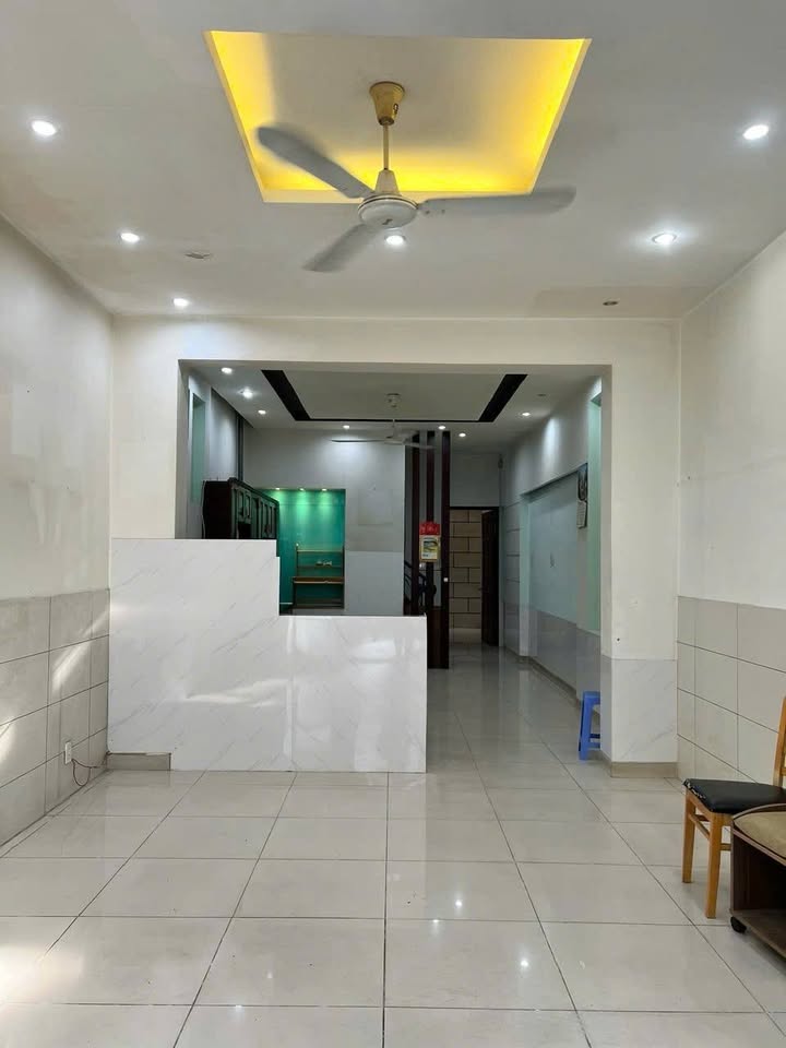 Nhà mặt tiền đường Tây Sơn, Tân Quý 80m² giá 11 triệu - Phù hợp cho kinh doanh và sinh sống!
