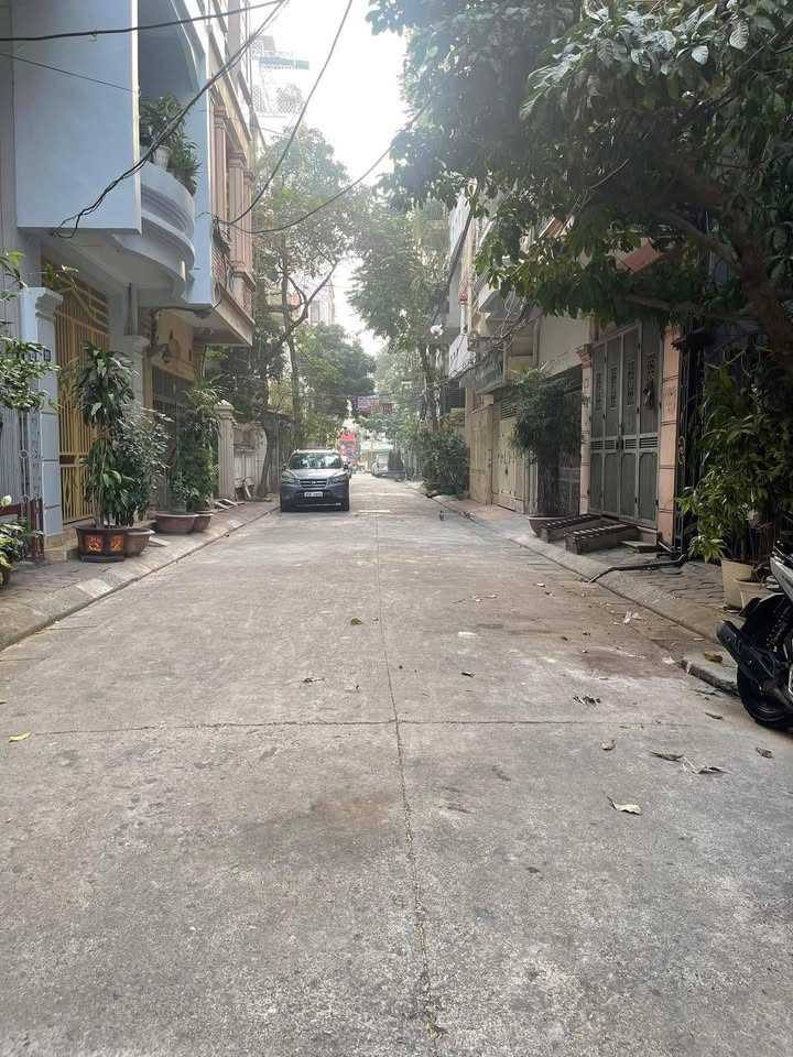 Đất phân lô 61 Lạc Trung 138m² giá 57.5 tỷ - Cơ hội đầu tư tuyệt vời!