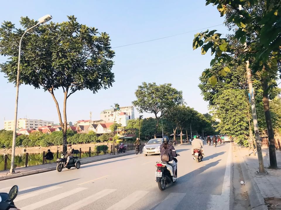 Townhouse Liền kề Văn Quán 70m² giá 10 tỷ - Ô tô vào nhà, View hồ tuyệt đẹp!