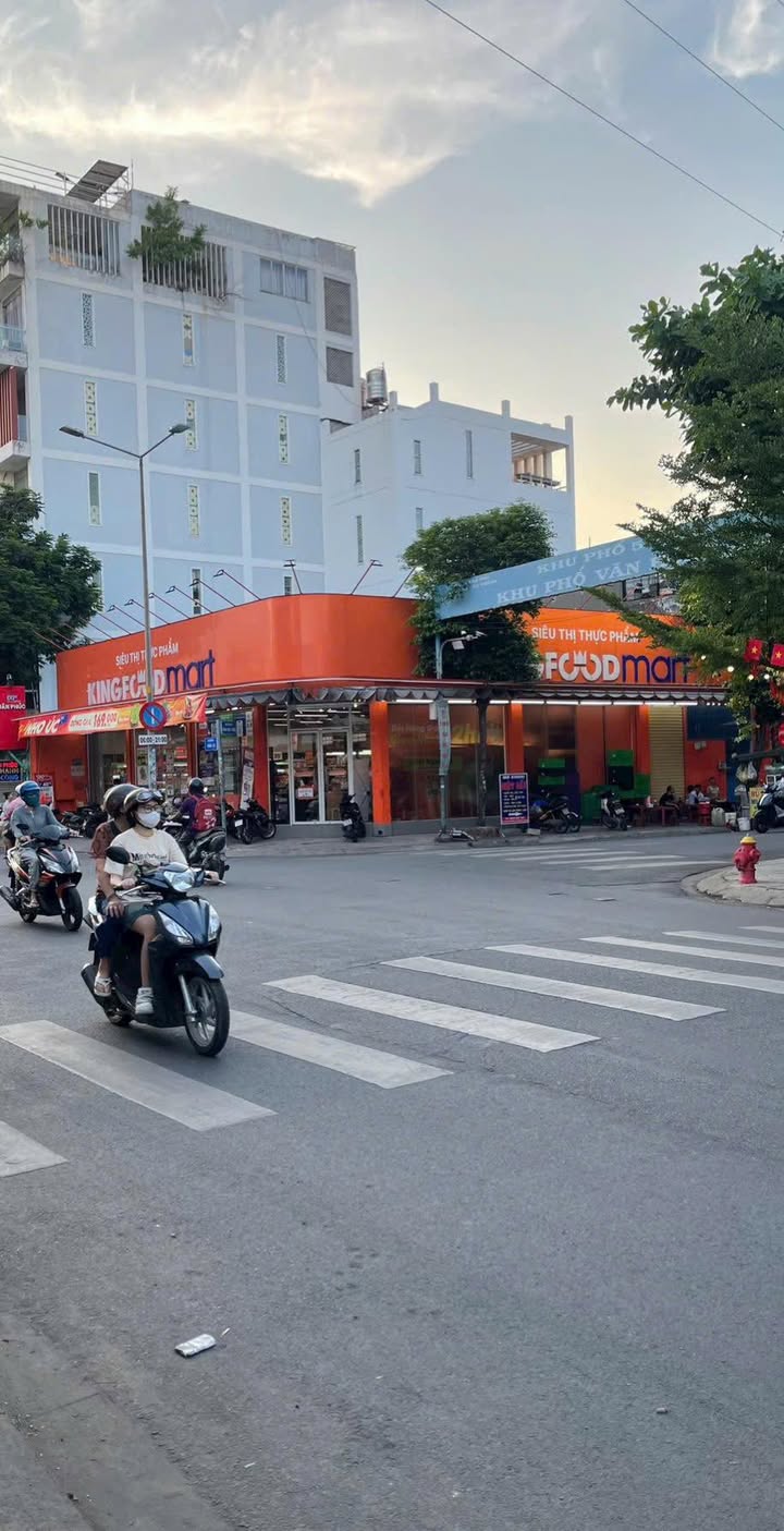 Nhà góc 2 mặt tiền Vườn Lài, Quận Tân Phú, 240m² giá 42 tỷ - Cơ hội đầu tư tuyệt vời!