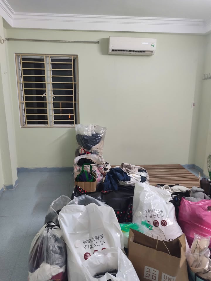 Phòng trọ khép kín tại Nguyễn Chí Thanh 27m² giá chỉ 3.5 triệu - Thoáng mát, thuận tiện đi lại!