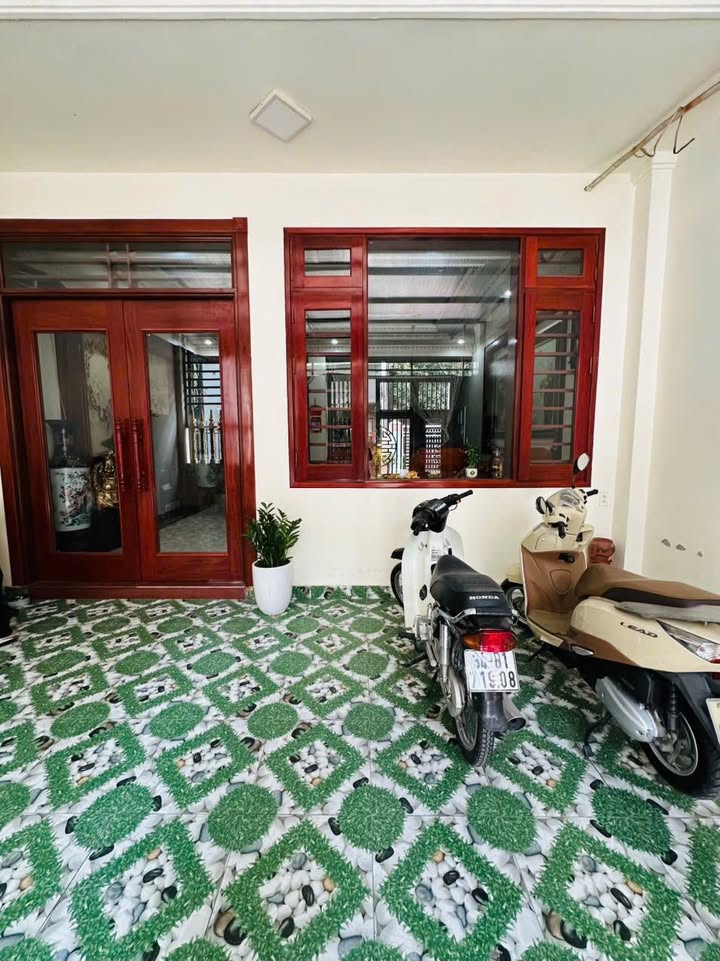 Nhà 3 tầng phố Ngô Quyền, phường Lê Thanh Nghị, 90m² giá 4 tỷ - Nở hậu, ô tô vào tận nhà!