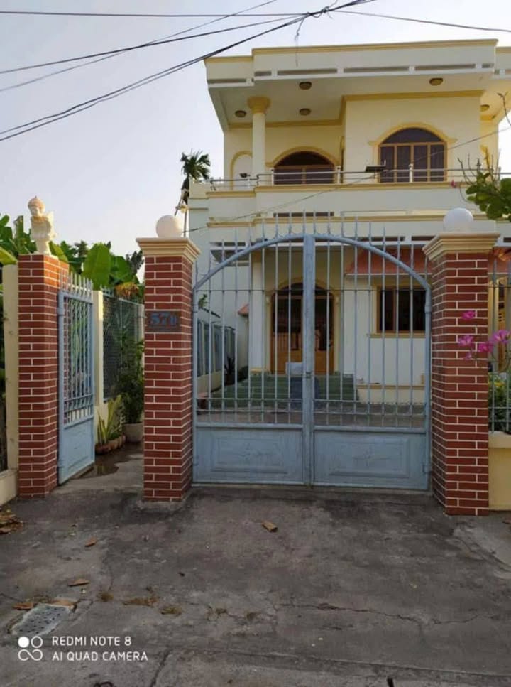 Nhà 2 tầng đẹp tại phường 8, TP. Vĩnh Long 208.7m² giá 3.2 tỷ - Không thể bỏ lỡ!