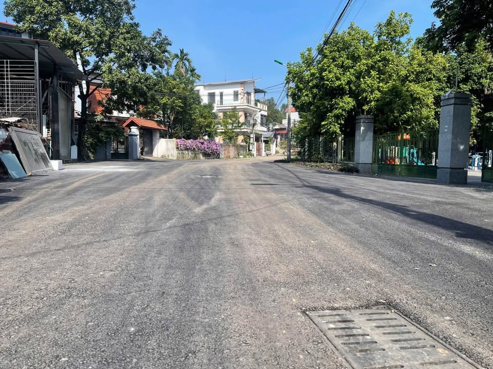 Nhà 1 tầng Định Trung Vĩnh Yên 100m² giá 2.4 tỷ - Sẵn sàng vào ở!