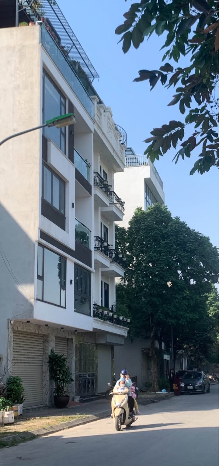 Nhà liền kề La Khê 52m² giá 16 tỷ - Ô tô vào nhà, view vườn hoa thoáng mát!