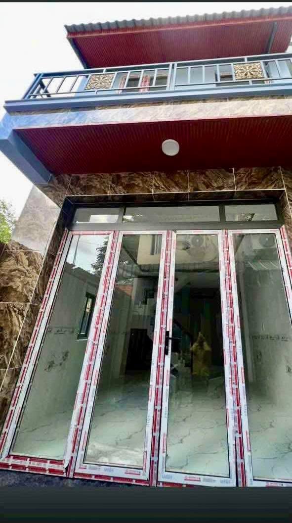 Nhà phố Phú Thuận, Quận 7 - 33.6m² chỉ 2.05 tỷ - Khu vực sầm uất, tiện ích đầy đủ!