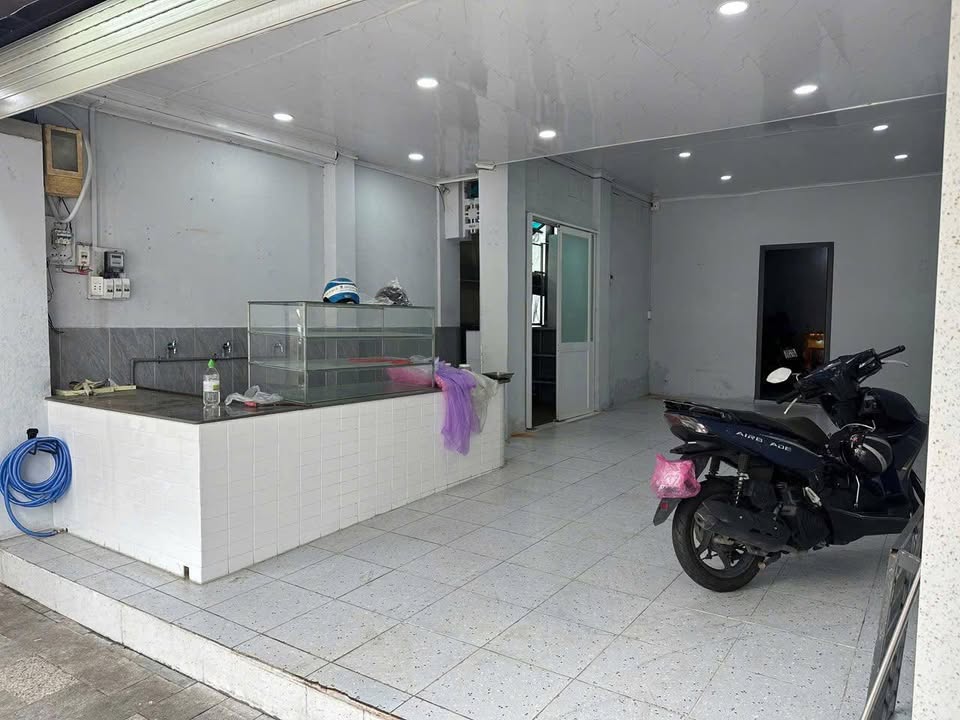 Cho thuê mặt bằng mặt tiền Nguyễn Cư Trinh quận 1 - Giá 41 triệu/tháng, vị trí đắc địa!