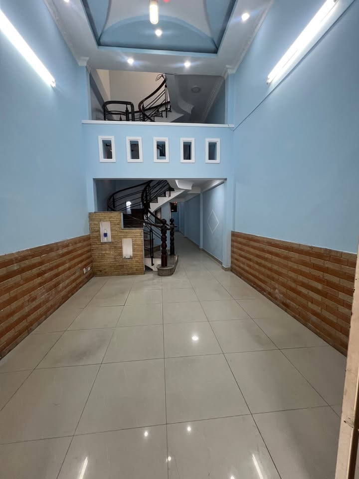 Nhà cho thuê 1T2L tại Phước Long B, quận 9 - Giá chỉ 11 triệu/tháng!