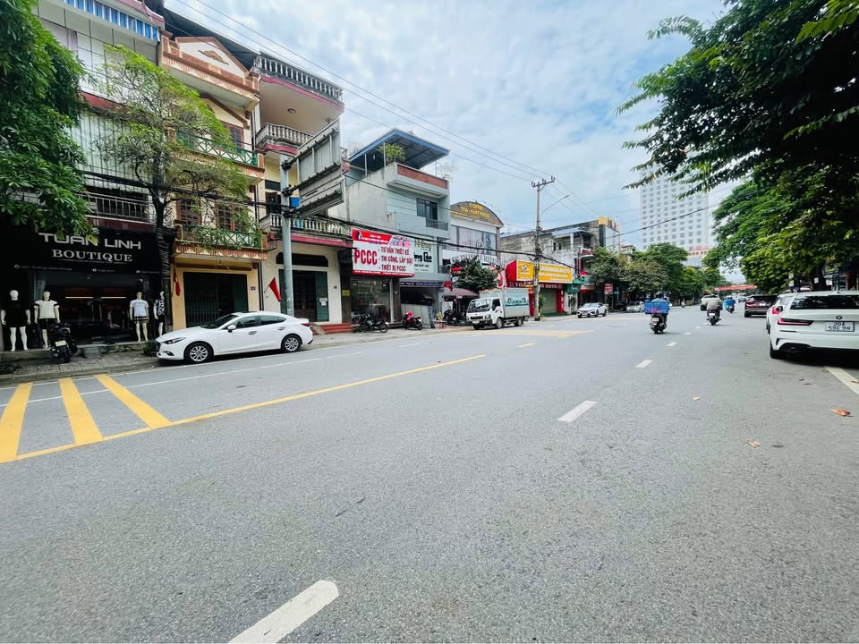 Nhà 3 tầng đường Phan Đình Phùng Thái Nguyên 140m² giá 9 tỷ - Đầu tư sinh lời ngay!