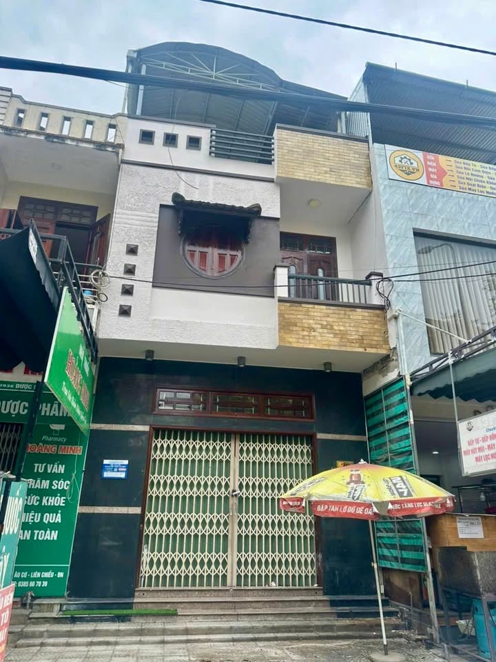 Nhà mặt tiền Lạc Long Quân, Liên Chiểu, Đà Nẵng - Giá cho thuê thỏa thuận, gần cổng trường Cao Đẳng Kinh Tế!
