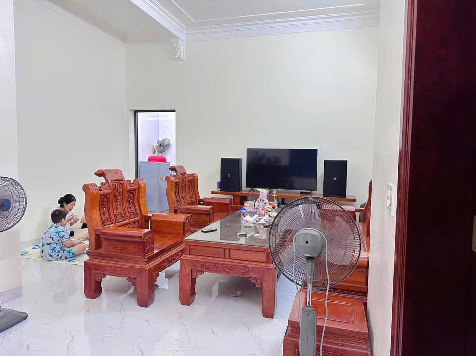 Nhà riêng tại Cẩm Hoàn, Kiến Thụy, Hải Phòng 150m² giá 300 triệu - Chính chủ bán gấp!