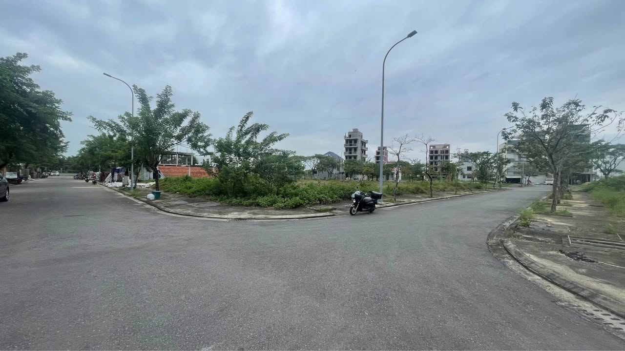 Bán lô đất góc ngã tư Khu đô thị FPT Đà Nẵng 178,1m² - Đầu tư sinh lời cao!