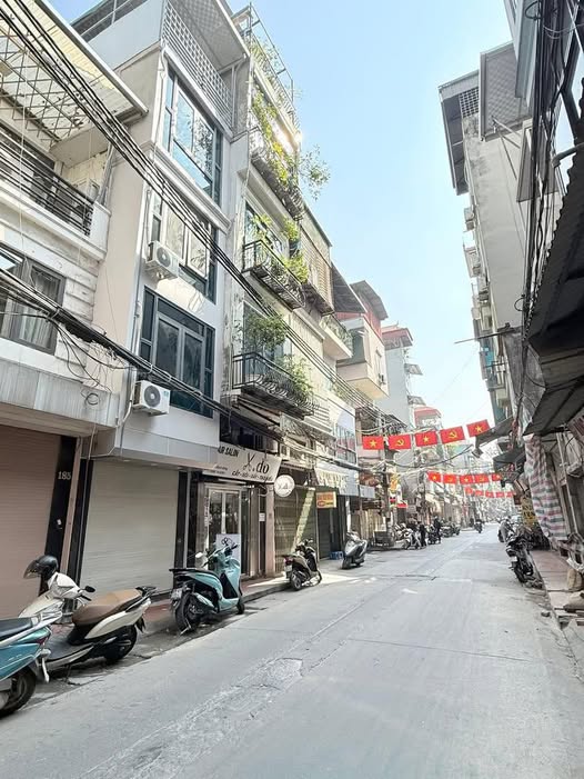 Nhà mặt phố Hai Bà Trưng 25m² giá 8 tỷ - Kinh doanh sầm uất ngay trung tâm!