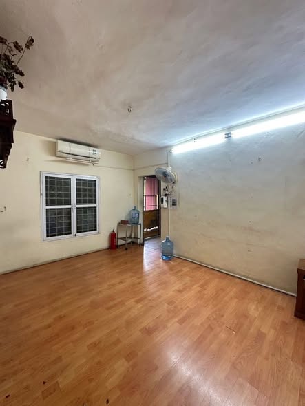 Căn hộ Tập thể Đại Học Y Đống Đa 55m² giá 4 tỷ - View sân chơi thoáng đãng!