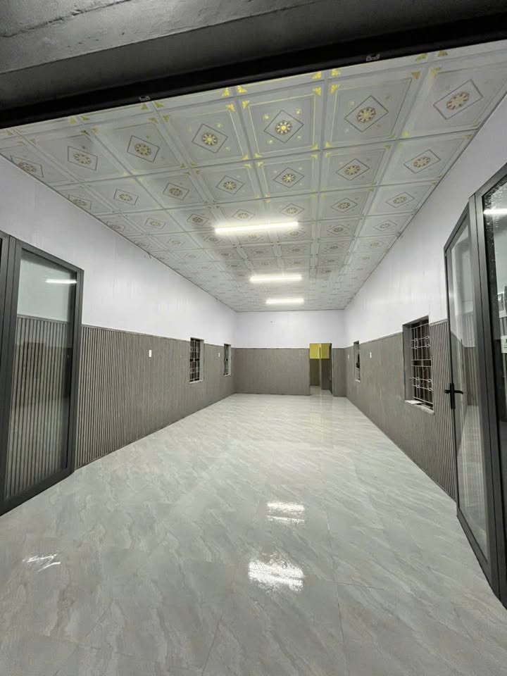 Cho thuê nhà nguyên căn 120m² đường Nguyễn Hữu Huân - Vị trí đắc địa gần chợ và trường học!