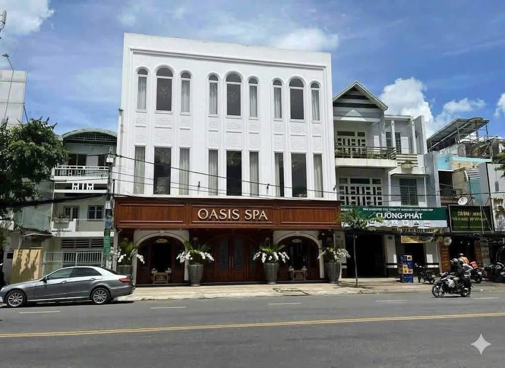 Cho thuê nhà mặt tiền đường Lý Tự Trọng, quận Ninh Kiều, 510m² - Giá thuê chỉ 160 triệu/tháng!