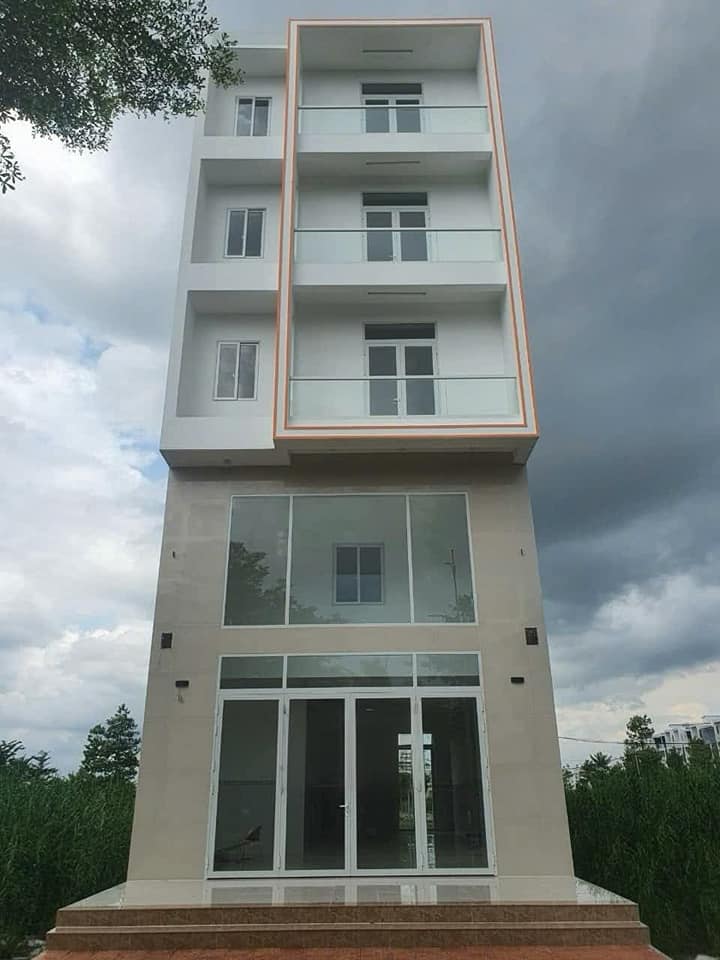 Nhà 15 phòng cho thuê mặt tiền đường Nguyễn Văn Cừ, Cần Thơ - Giá 40 triệu/tháng!