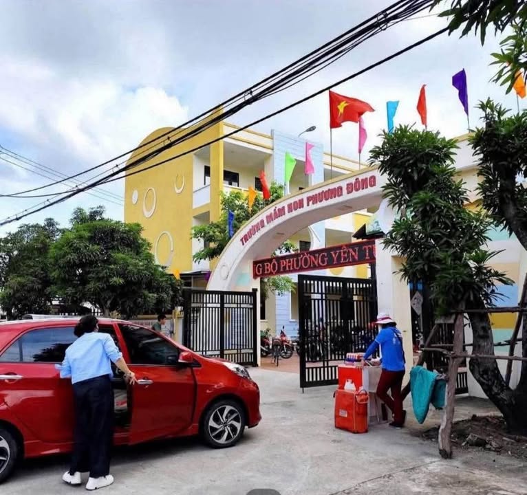 Đất nền Phương Đông Uông Bí 180m² giá 900 triệu - Đường thông tiện lợi!