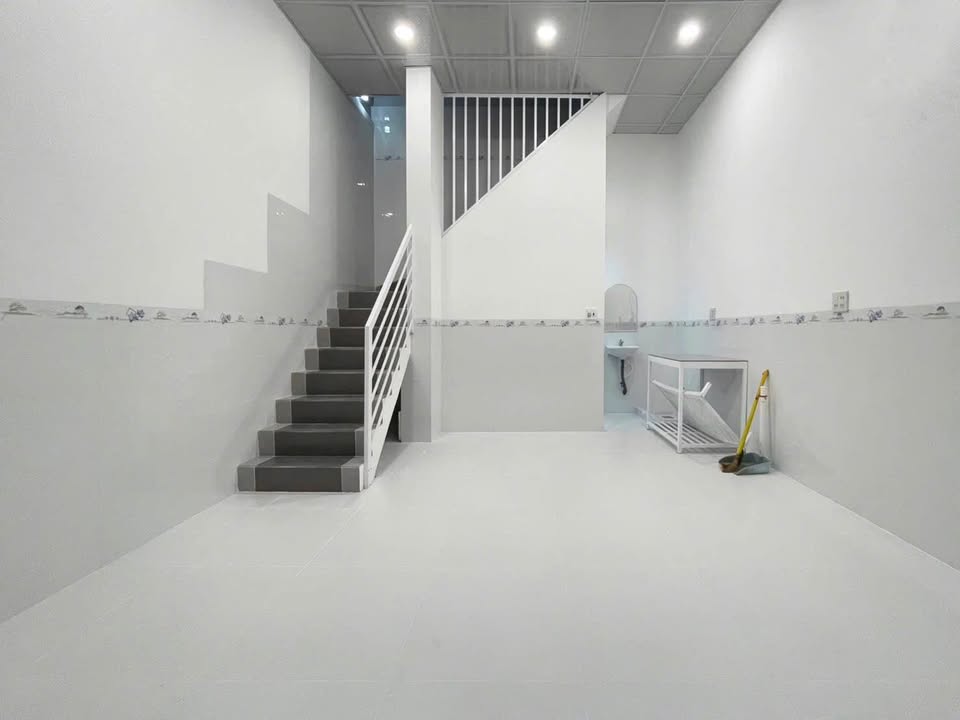 Nhà cho thuê 2 tầng hẻm 18 Xô Viết Nghệ Tĩnh, Cần Thơ - Giá chỉ 5.5 triệu/tháng!