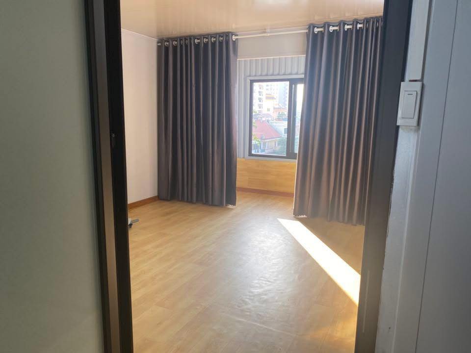 Căn hộ tập thể Nghĩa Tân 90m² giá 10 triệu - Full nội thất mới, view đẹp!