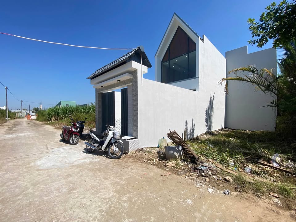 Nhà trệt lửng đường Nguyễn Văn Cừ 120m² giá 2.25 tỷ - Đẹp và thoáng mát!