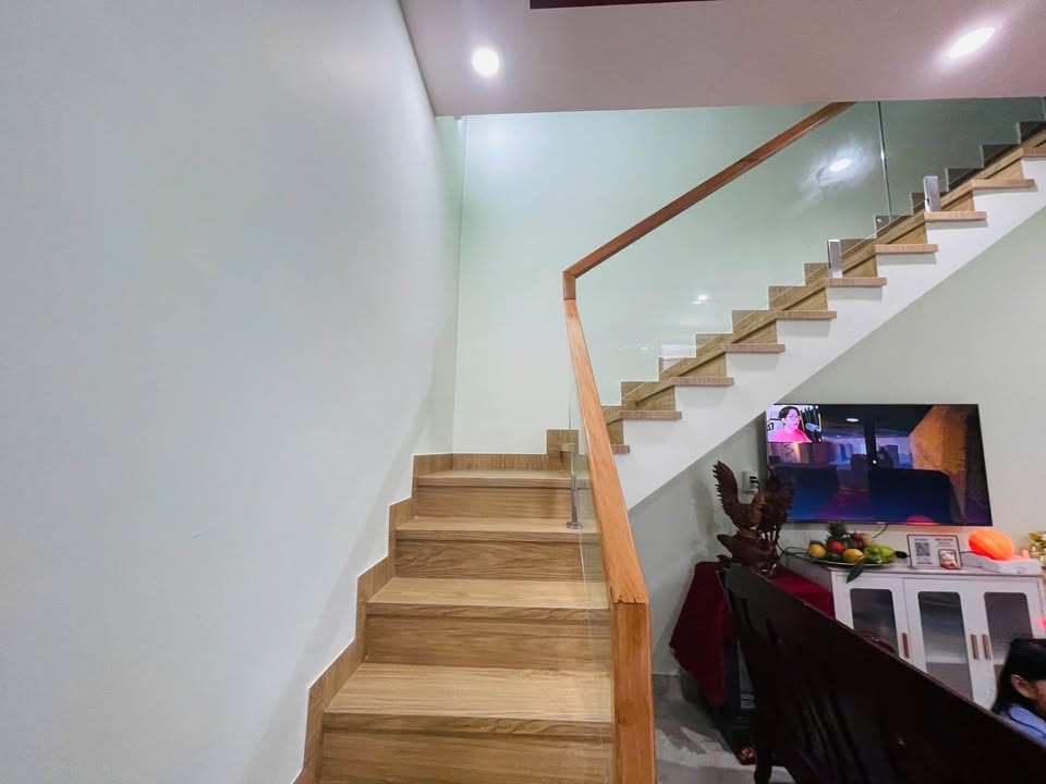 Nhà 2 Tầng TDC Hòn Rớ Nha Trang 84m² giá 5.5 tỷ - Nhà mới đẹp chính chủ!