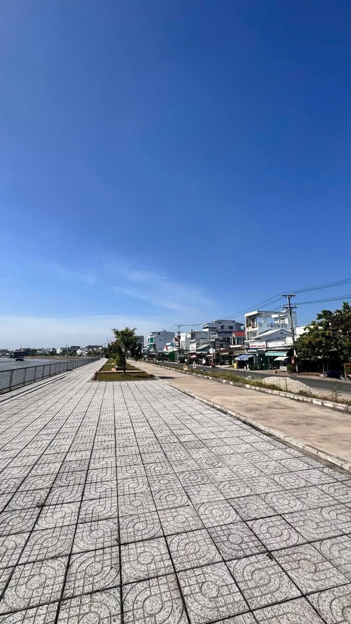 Nhà mặt tiền Lộ Vòng Cung, An Bình, Cần Thơ 144m² giá 5.9 tỷ - Đầu tư sinh lời ngay!