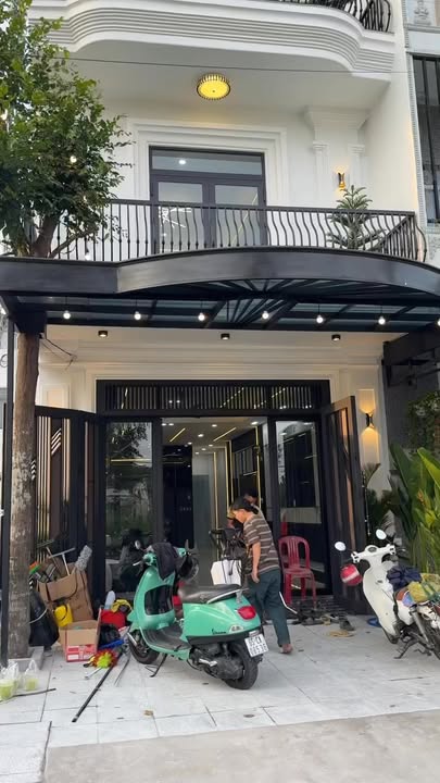 Nhà mới xây KDC Hồng Loan Cần Thơ 80m² giá 5.9 tỷ - Full nội thất, sẵn sàng ở ngay!