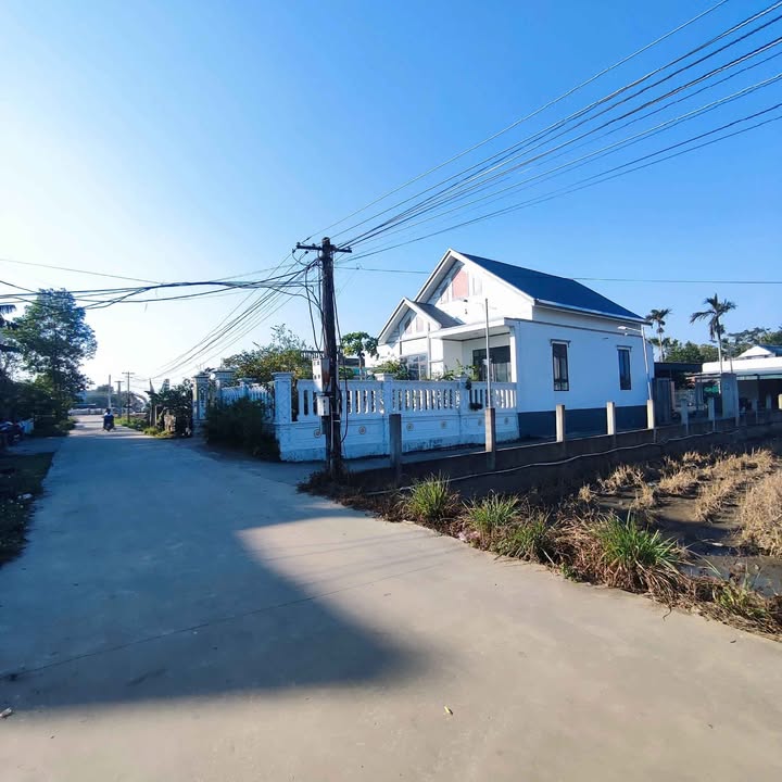 Đất nền và nhà mái bằng tại Quảng Định 269m² giá 3 tỷ - Đường ô tô thông thoáng!