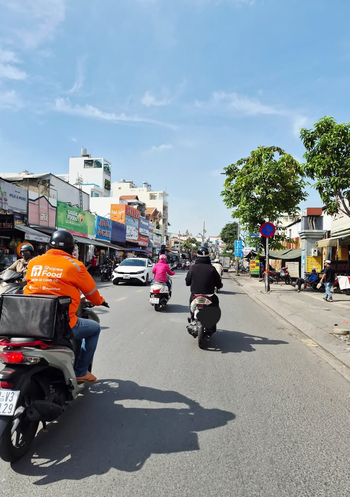 Nhà bán gấp tại Bùi Đình Túy, Bình Thạnh - 80m² giá chỉ 9.XX tỷ!