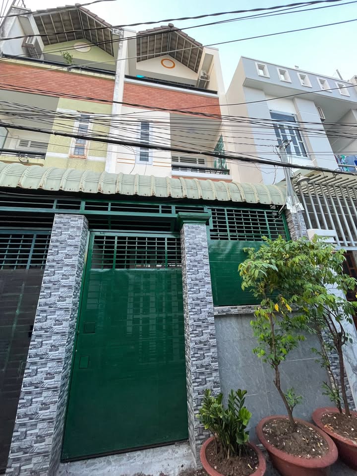 Nhà cho thuê nguyên căn hẻm xe hơi Dương Đình Hội, 49m² chỉ 9 triệu - Full nội thất, sẵn sàng vào ở!