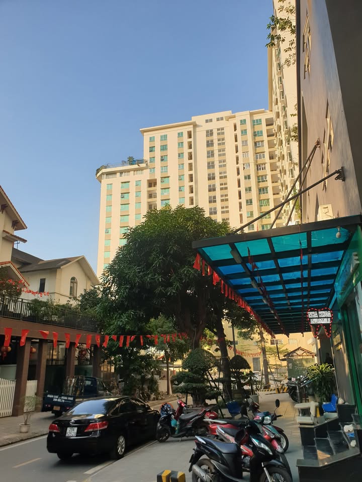 Nhà phố Duy Tân Cầu Giấy 60m² giá 25.5 tỷ - Kinh doanh sầm uất, vị trí đắc địa!