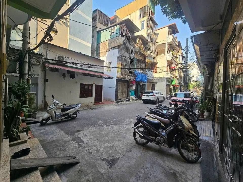 Nhà riêng Kim Giang 35m² giá 11.5 tỷ - Sân ô tô, ngõ đẹp, chính chủ!