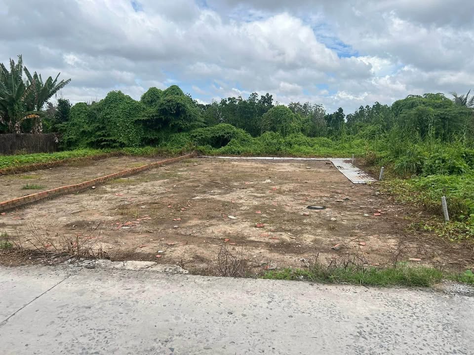 Đất nền Tân Thành, Bình Tân, Vĩnh Long 372m² giá 690 triệu - Sổ hồng chính chủ!