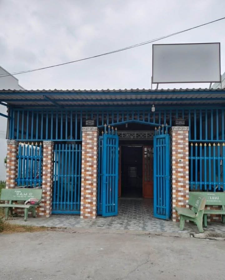 Nhà cấp 4 tại Xã Mỹ Lệ, Cần Đước, 100m² chỉ 1.15 tỷ - Giá quá rẻ!