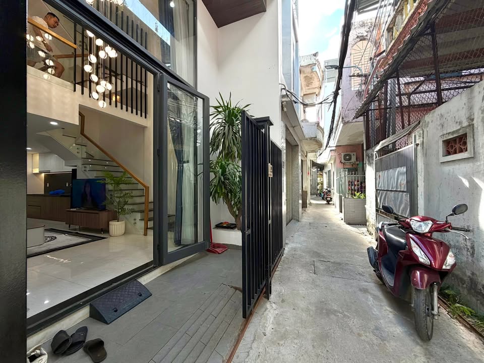 Nhà 4 Tầng Đường Hàm Nghi, Đà Nẵng 42m² giá 4 tỷ - Sẵn sàng vào ở ngay!