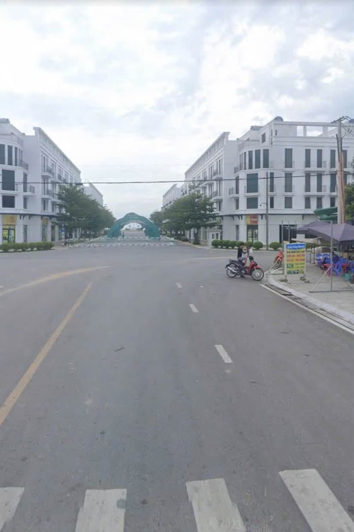 Đất nền đường 4D, Sầm Sơn 590m² giá 24 tỷ - Vị trí vàng đón khách du lịch!