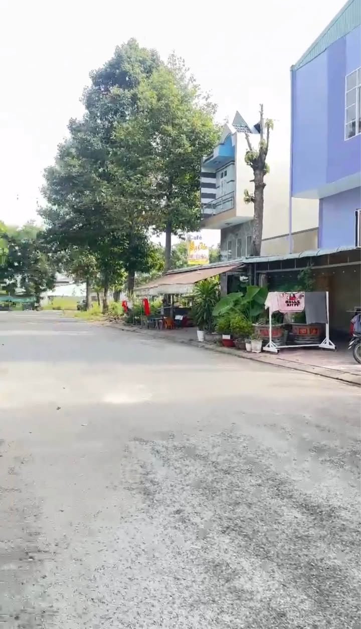 Đất nền KDC Hoàng Long Bến Lức 110m² giá 3.15 tỷ - Cơ hội đầu tư sinh lời ngay!