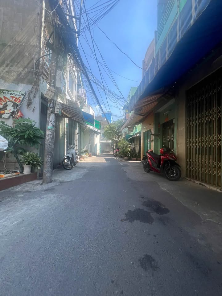 Nhà bán tại Bình Tiên, Quận 6, Diện tích 12m², Giá 2.48 tỷ - Cần bán gấp!