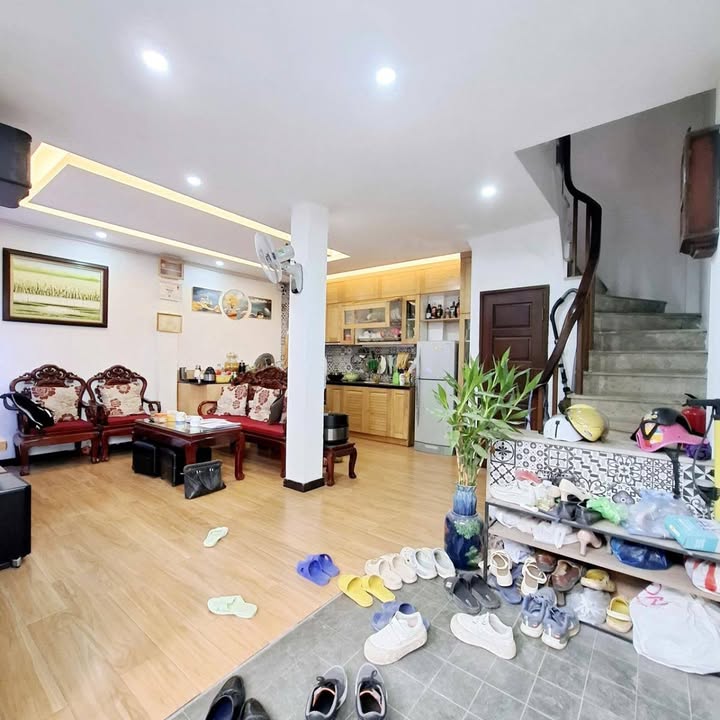 Nhà phố Thạch Bàn Long Biên 32m² giá 7.95 tỷ - Gần AEON Mall, chính chủ bán!