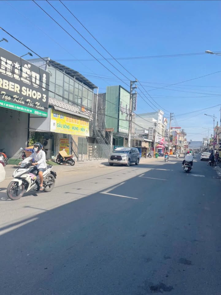 Nhà mặt tiền đường Trần Nam Phú, Cần Thơ 117m² giá 10.5 tỷ - Kinh doanh thuận lợi!