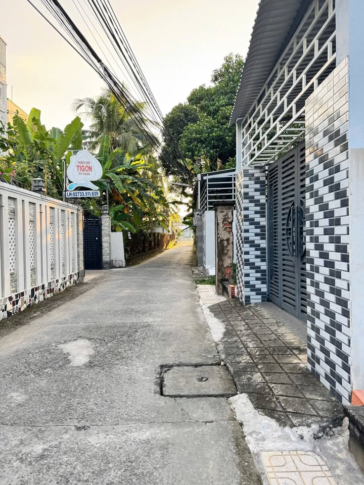 Đất nền Gò Công 100m² giá 1 tỷ - Tiện ích đầy đủ, khu dân cư đông đúc!