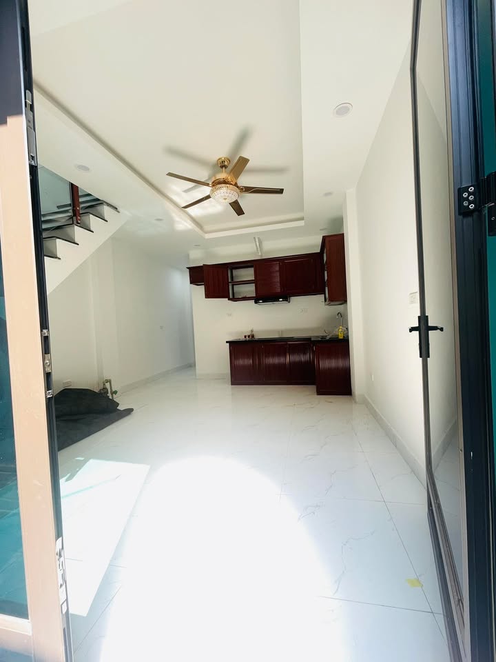 Nhà phố Đại Mỗ, Nam Từ Liêm 45m² giá 2.3 tỷ - Ô tô đỗ cửa, gần chợ!