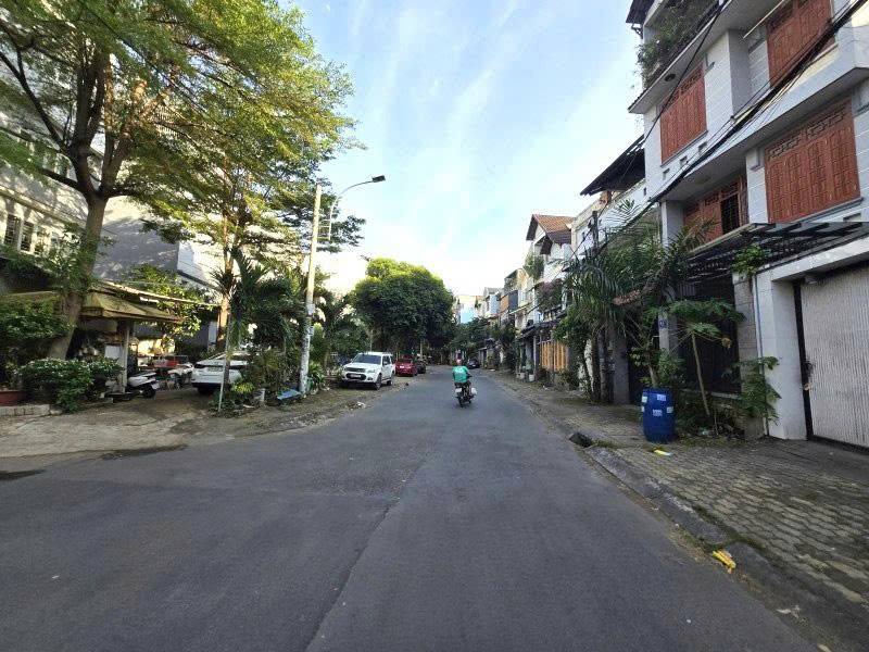 Nhà mặt tiền kinh doanh Thủ Đức 133m² giá 14.9 tỷ - Vị trí đắc địa cho đầu tư!