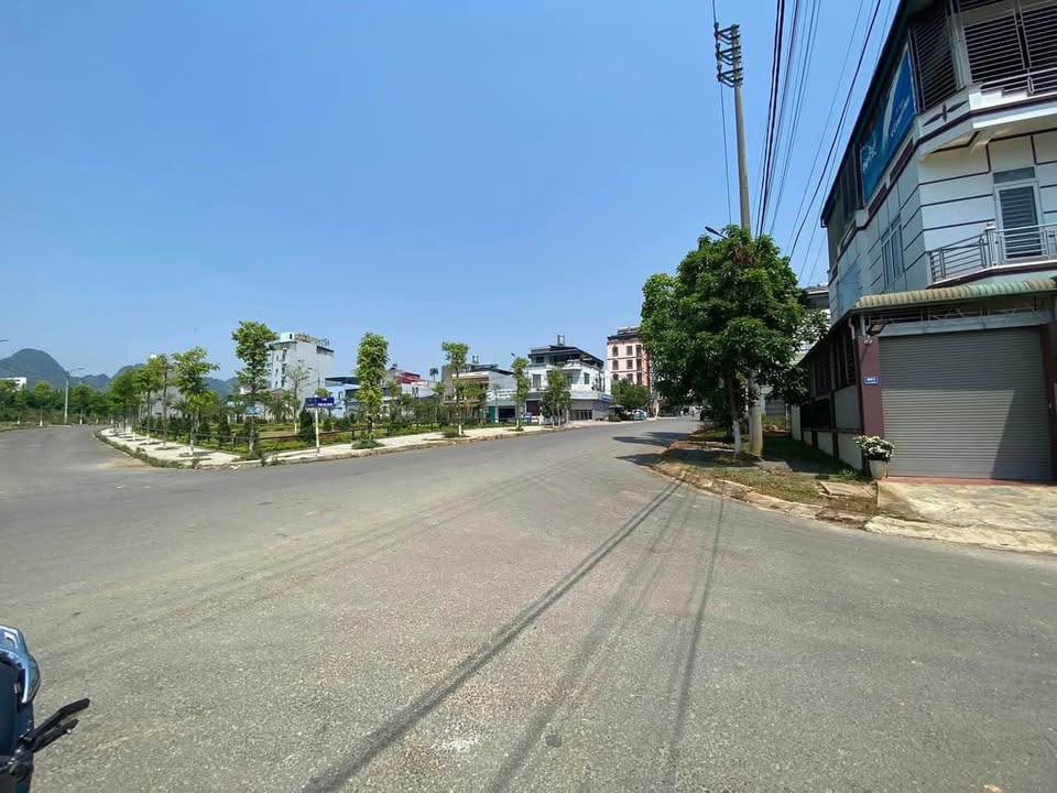 Đất nền chính chủ tại phường Tân Phong Lai Châu 105m² giá 1.1 tỷ - Sổ đỏ đầy đủ!