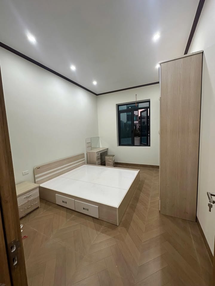 Nhà đẹp 2 tầng ở Thanh Sơn 100m² giá 2 tỷ - Gần trường học và đường ô tô!